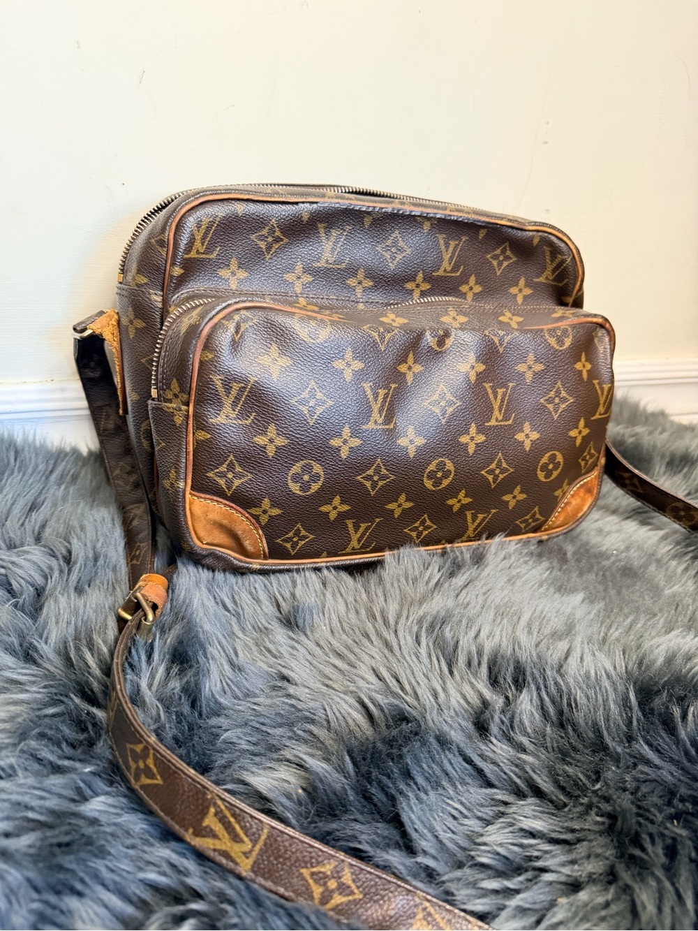 Louis Vuitton Brown Monogram Canvas Messenger Bag with Natural Trim